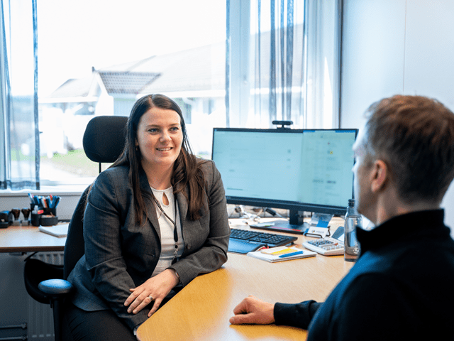 Janne og Per Arne på kontoret