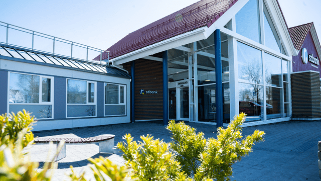 Bilde av stbank-bygget fra utsiden